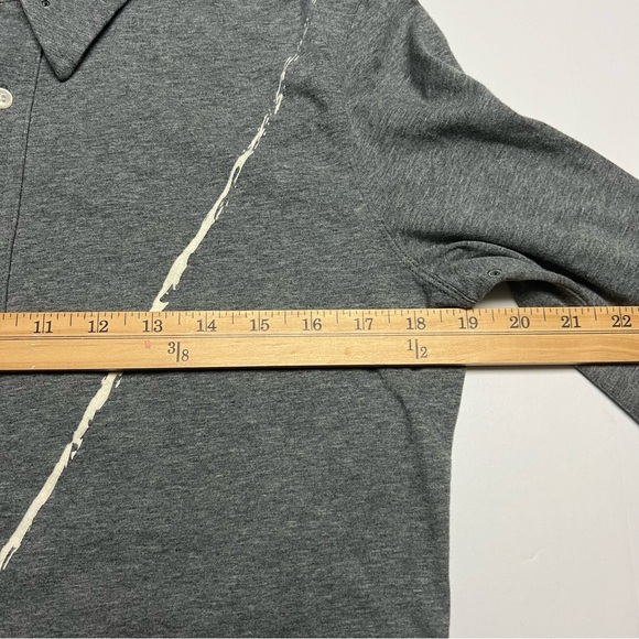 Kit And Ace V Performance Long Sleeve Button Up Shirt in Grey Size: S/M - Picture 4 of 6